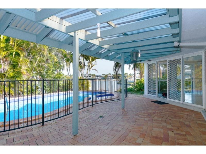 74 Santa Cruz Boulevard, Clear Island Waters QLD 4226