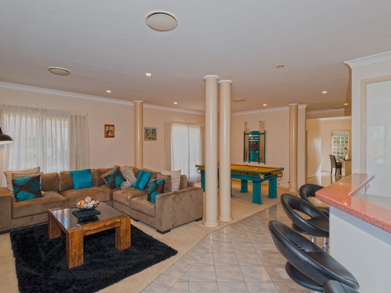 2 Rachelle Court, Merrimac QLD 4226