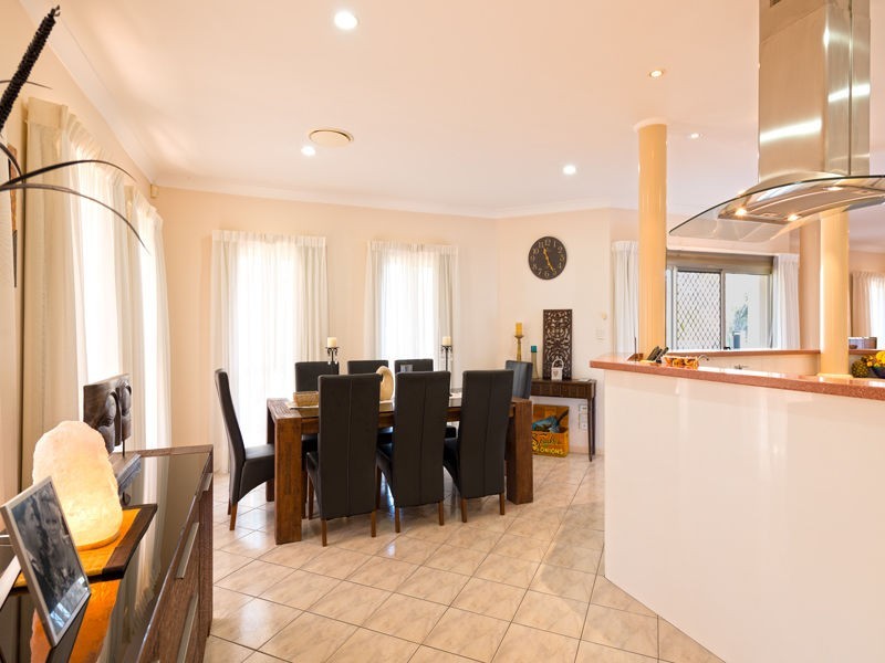 2 Rachelle Court, Merrimac QLD 4226