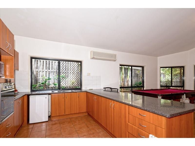 37 Lantau Crescent, Varsity Lakes QLD 4227