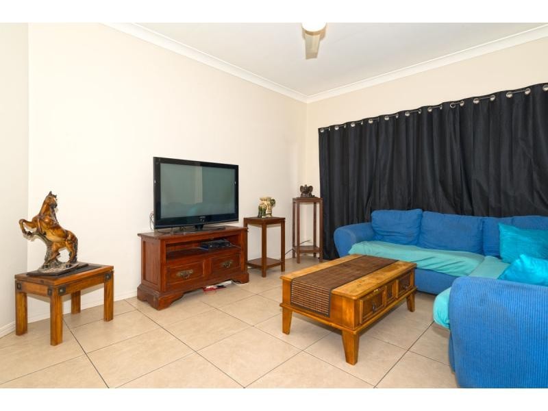 37 Lantau Crescent, Varsity Lakes QLD 4227