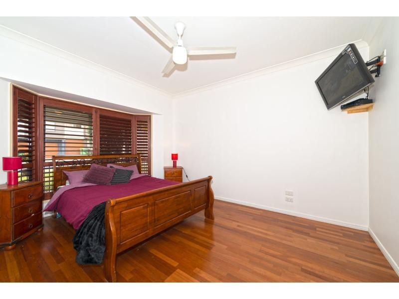 37 Lantau Crescent, Varsity Lakes QLD 4227