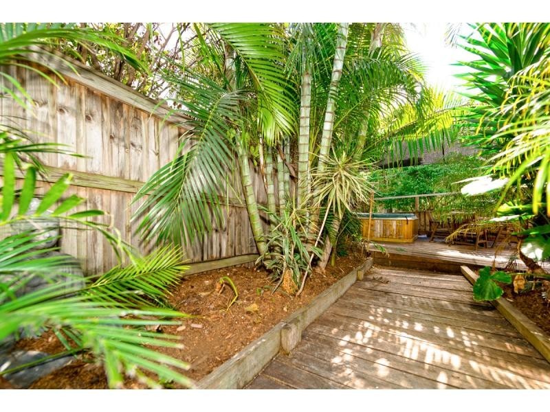 37 Lantau Crescent, Varsity Lakes QLD 4227