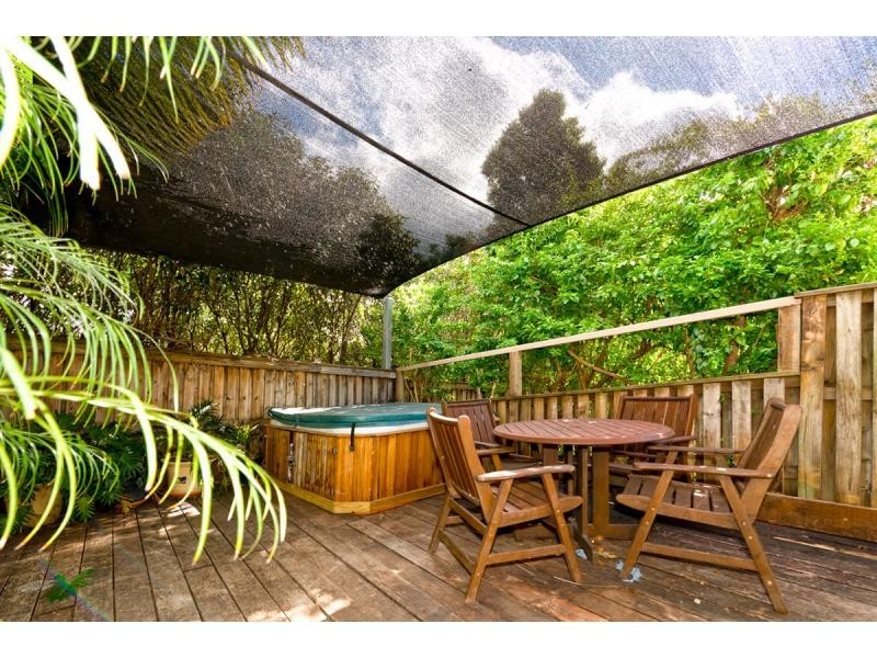 37 Lantau Crescent, Varsity Lakes QLD 4227