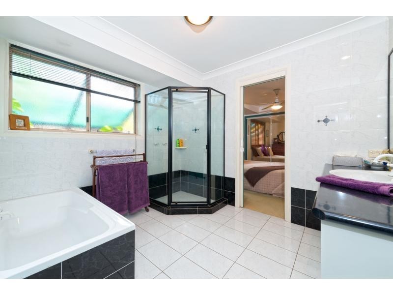 16 Kirralee Drive, Robina QLD 4226