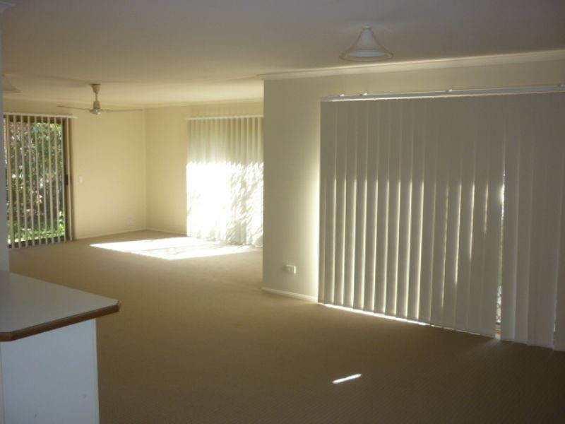 9 Seafoam Close, Varsity Lakes QLD 4227