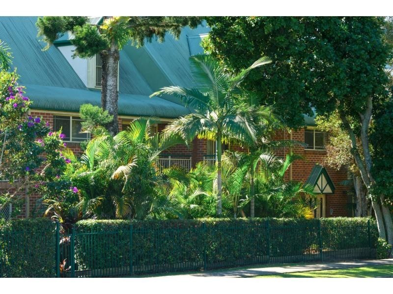 7/51 Pohlman Street, Southport QLD 4215