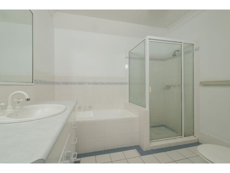 7/51 Pohlman Street, Southport QLD 4215