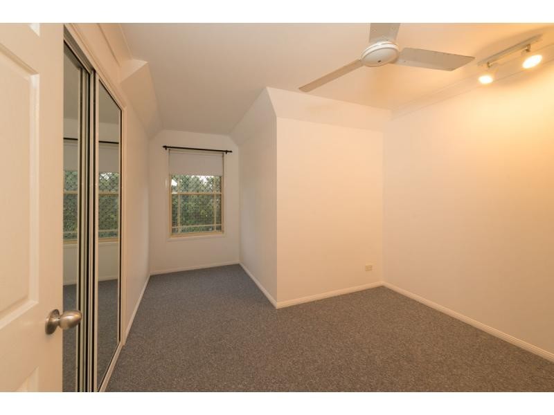 7/51 Pohlman Street, Southport QLD 4215