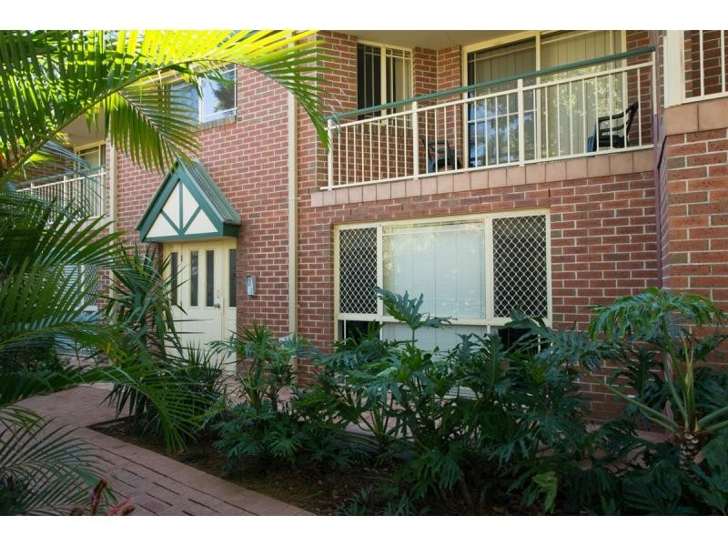7/51 Pohlman Street, Southport QLD 4215