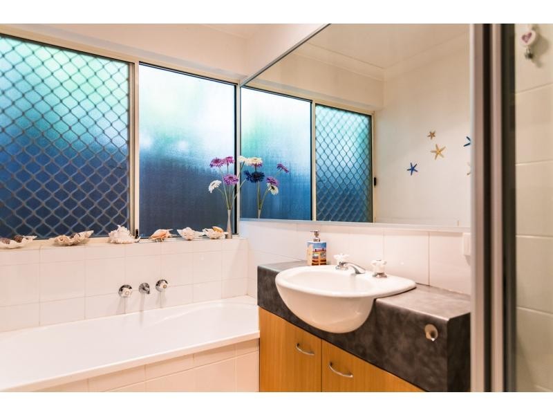 14 Pine Valley Drive, Robina QLD 4226