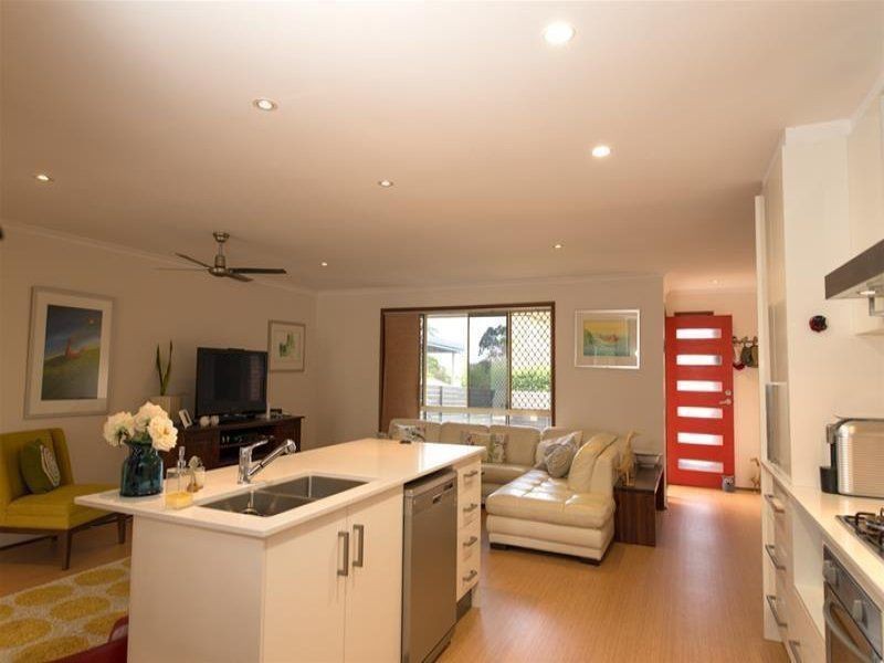 10 Leesa Court, Highland Park QLD 4211