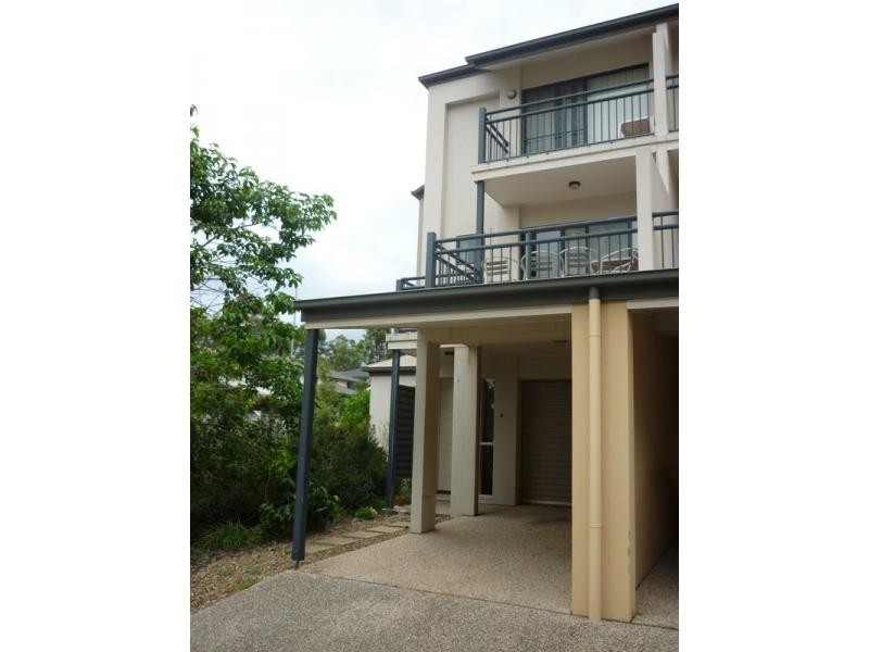 9/18 Geraldton Drive, Varsity Lakes QLD 4227