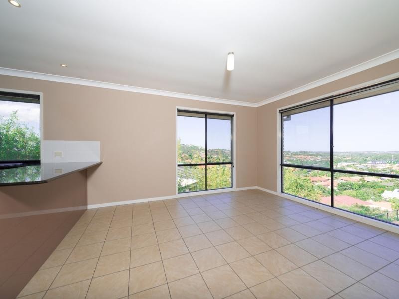 19 Yaldara Street, Pacific Pines QLD 4211