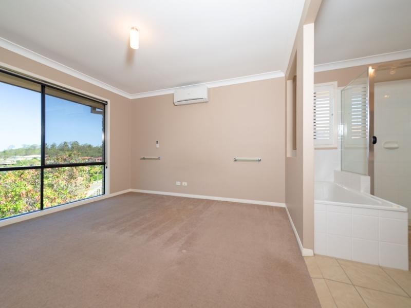 19 Yaldara Street, Pacific Pines QLD 4211