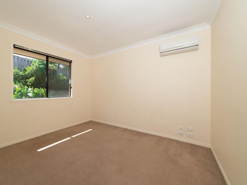 19 Yaldara Street, Pacific Pines QLD 4211