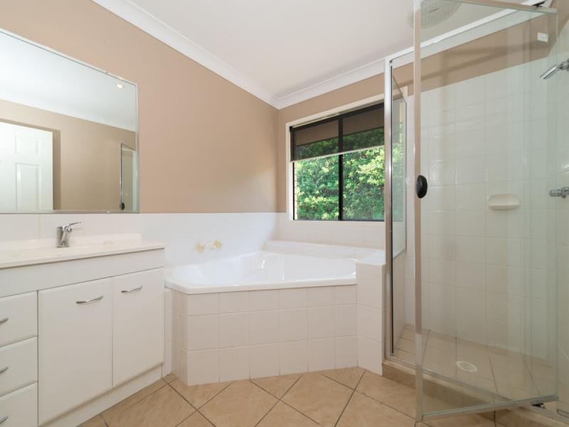 19 Yaldara Street, Pacific Pines QLD 4211