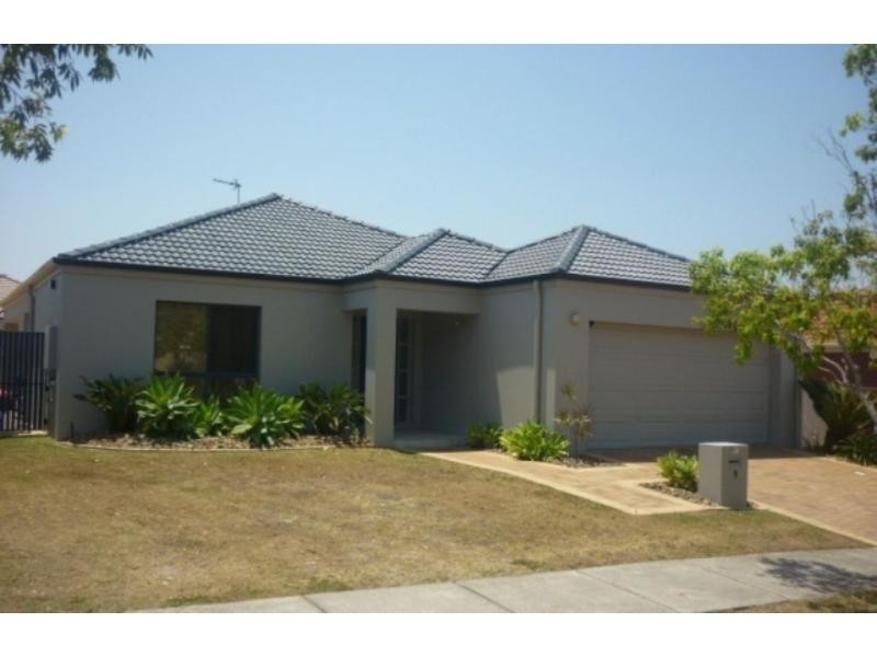 9 Corina Close, Robina QLD 4226