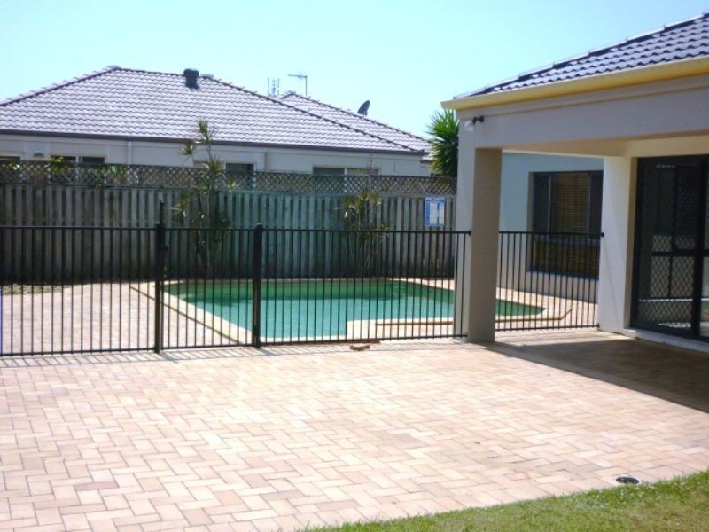 9 Corina Close, Robina QLD 4226