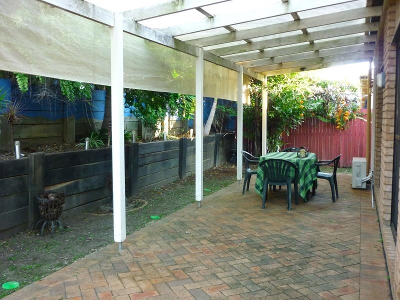 8 Ranier Crescent, Varsity Lakes QLD 4227