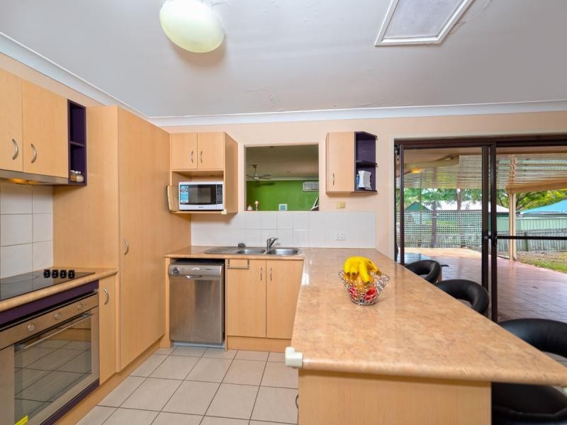 12 Wolvi Place, Helensvale QLD 4212