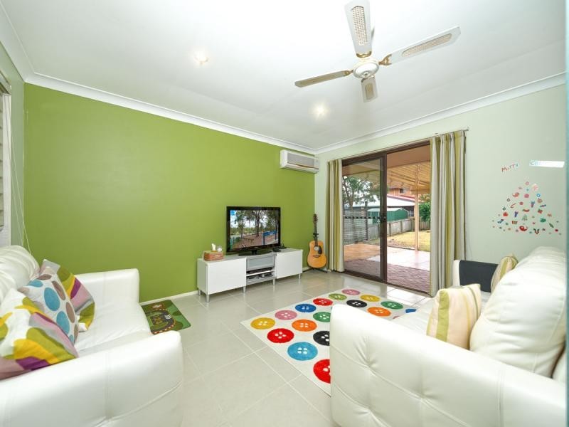 12 Wolvi Place, Helensvale QLD 4212