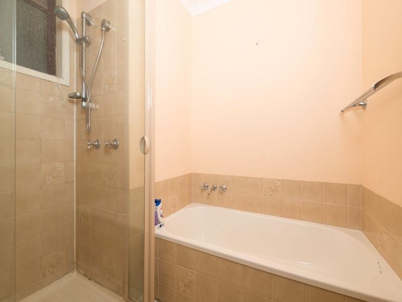 12 Wolvi Place, Helensvale QLD 4212