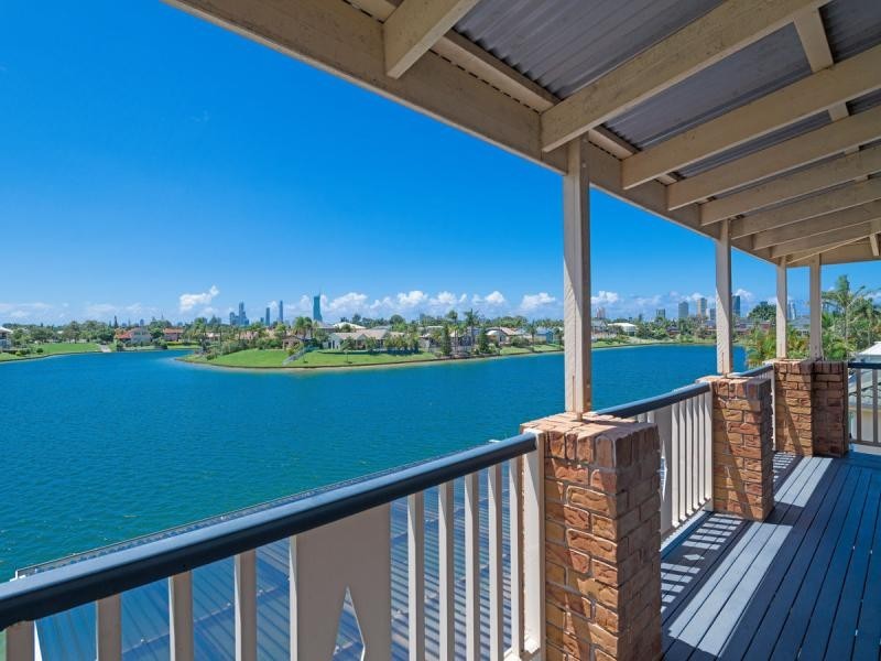 82 Cypress Drive, Broadbeach Waters QLD 4218