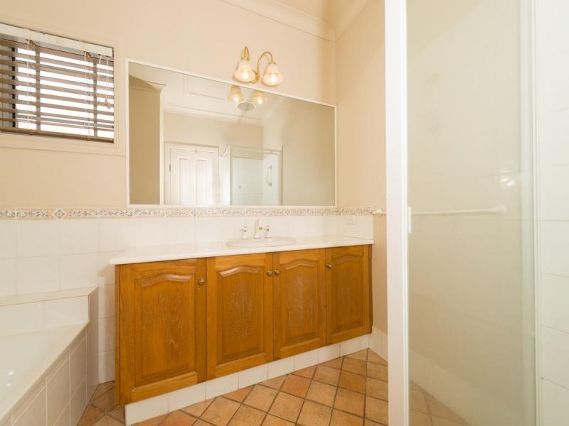 82 Cypress Drive, Broadbeach Waters QLD 4218