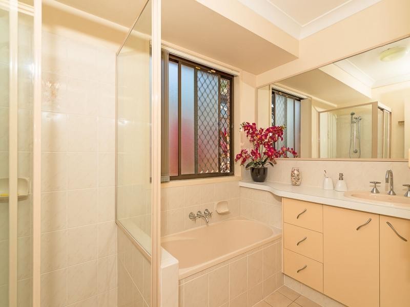 56 Petherbridge Avenue, Merrimac QLD 4226