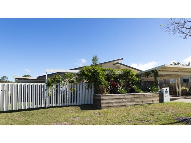 30 Willow Tree Drive, Reedy Creek QLD 4227