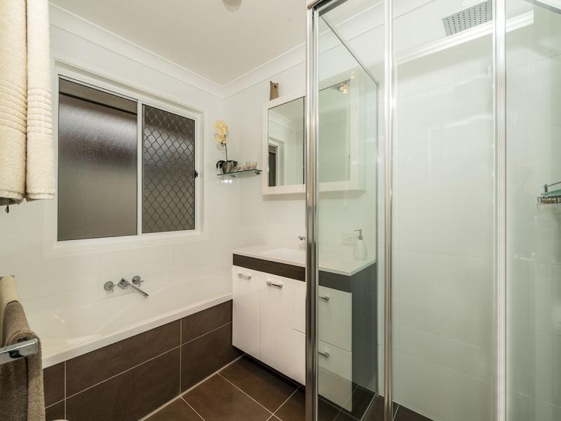 54 Petherbridge Avenue, Merrimac QLD 4226