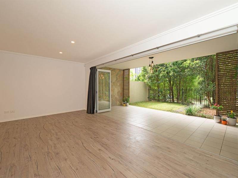 65 Riverwalk Avenue, Robina QLD 4226