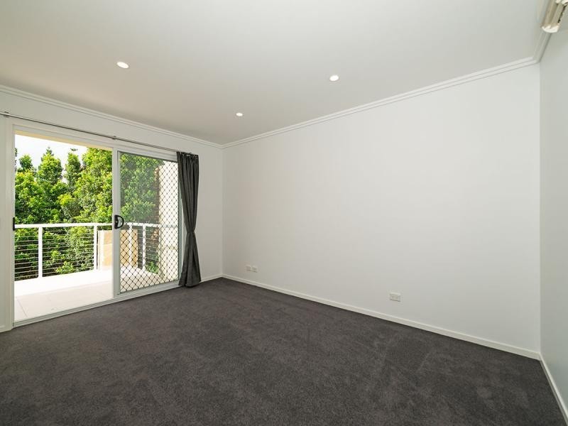 65 Riverwalk Avenue, Robina QLD 4226