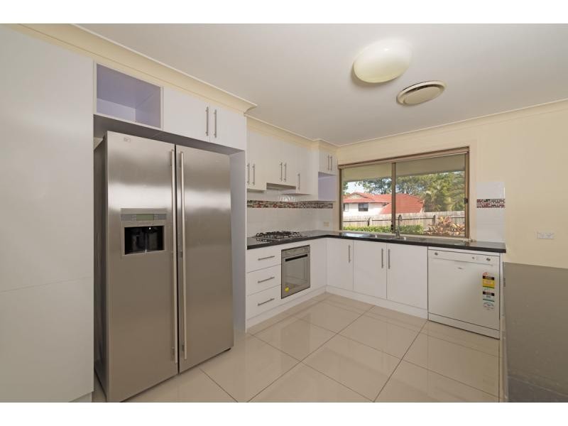 8/212 Central Street, Labrador QLD 4215