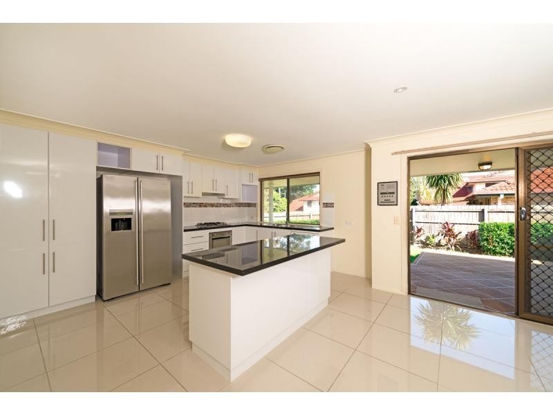 8/212 Central Street, Labrador QLD 4215