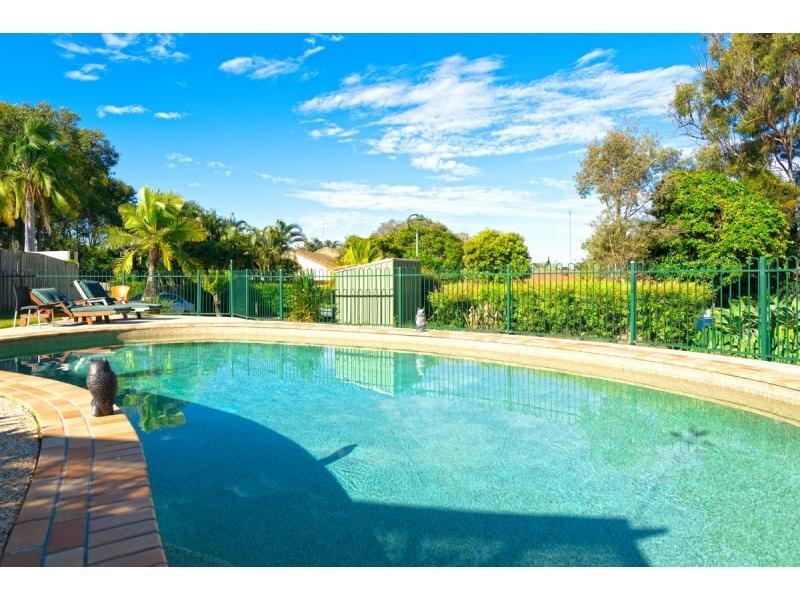 8/212 Central Street, Labrador QLD 4215