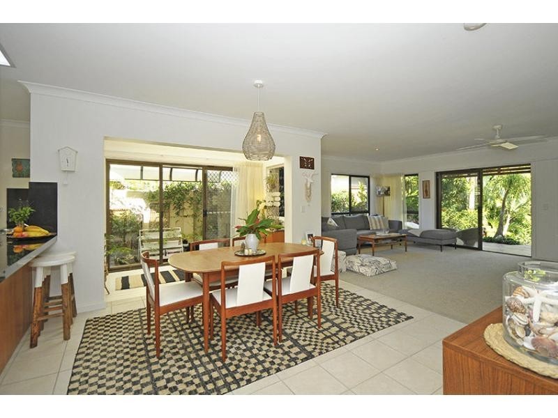 18 Peach Drive, Robina QLD 4226