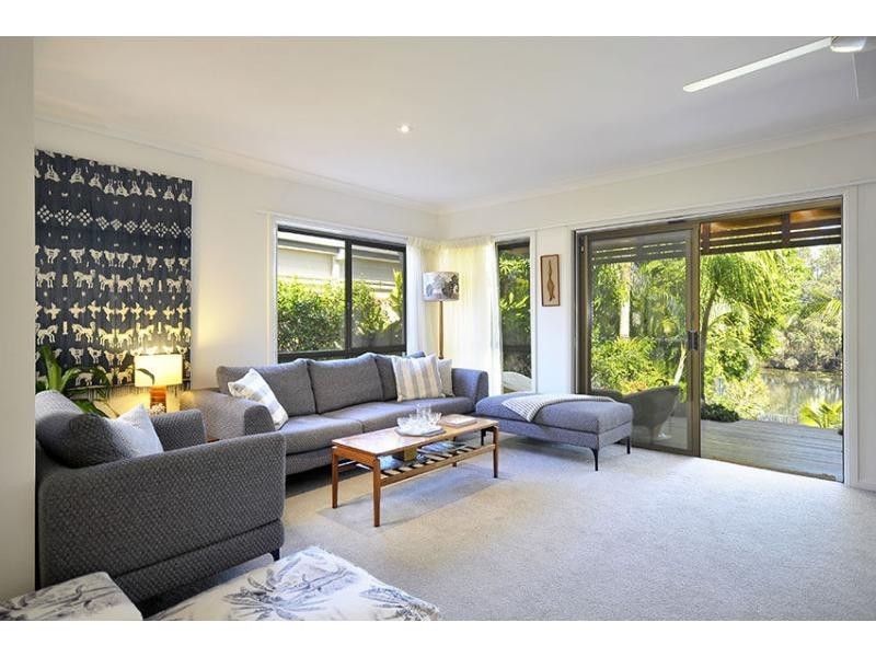 18 Peach Drive, Robina QLD 4226