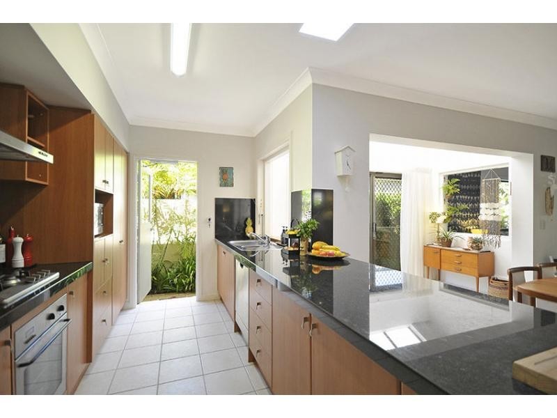 18 Peach Drive, Robina QLD 4226