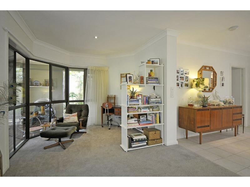 18 Peach Drive, Robina QLD 4226