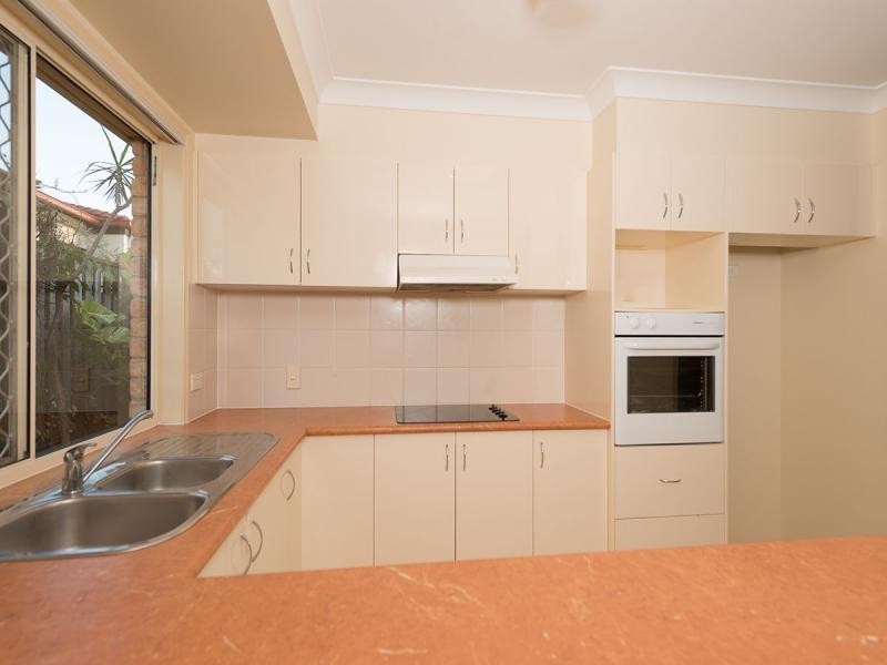 2/6B Protea Court, Robina QLD 4226