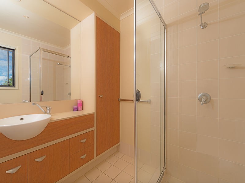 127/136 Palm Meadows Drive, Carrara QLD 4211