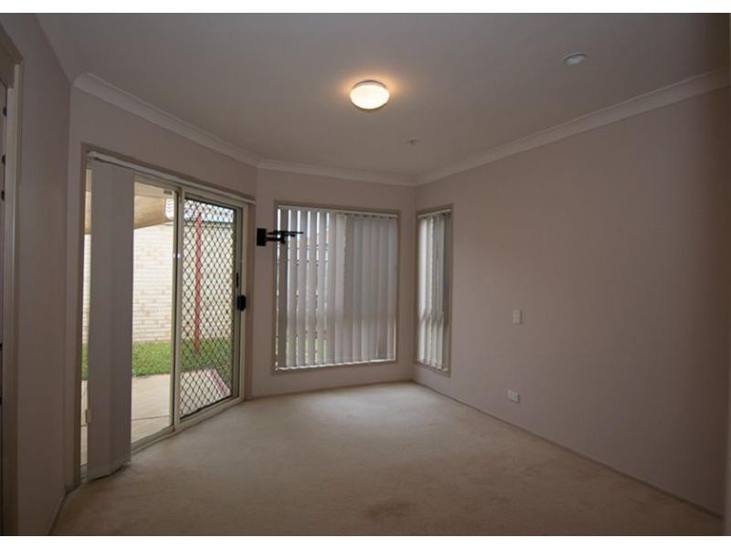 8 Dartmouth Court, Varsity Lakes QLD 4227