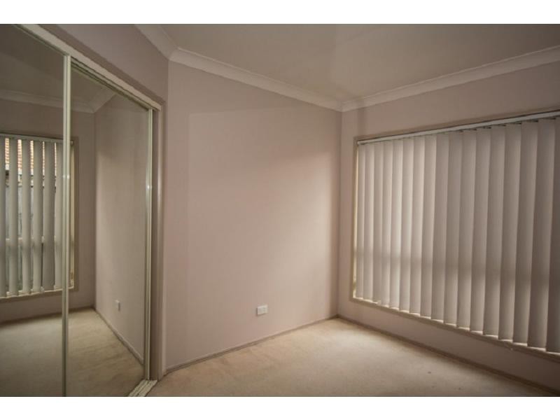 8 Dartmouth Court, Varsity Lakes QLD 4227