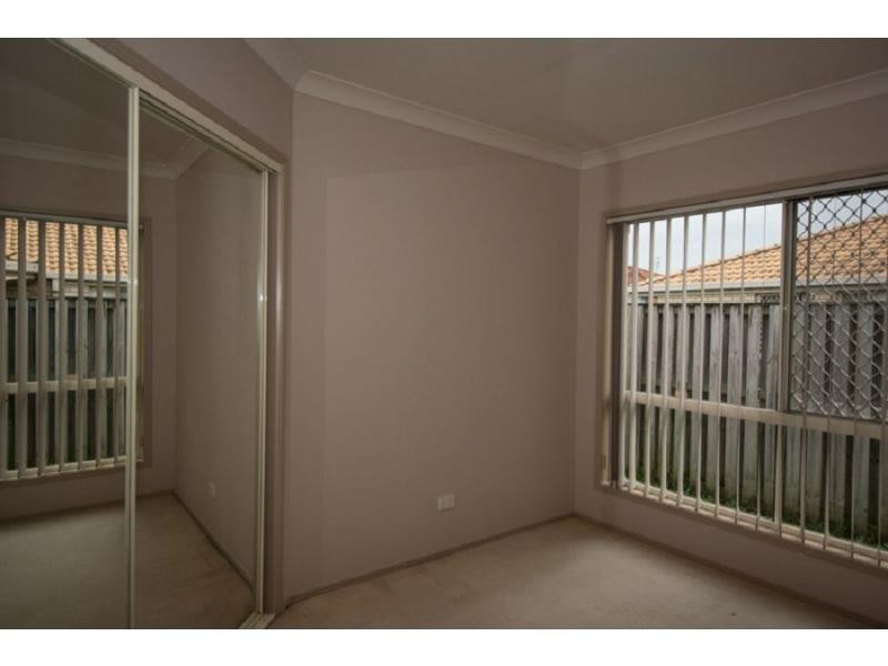 8 Dartmouth Court, Varsity Lakes QLD 4227