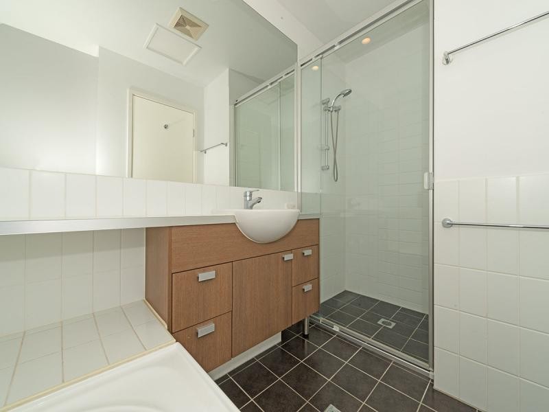 65 Riverwalk Avenue, Robina QLD 4226