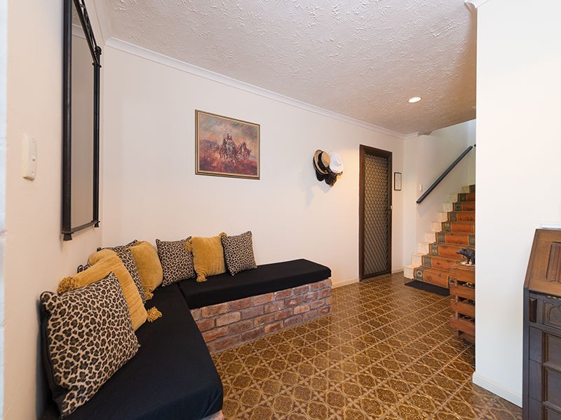 67 Pacific Avenue, Miami QLD 4220