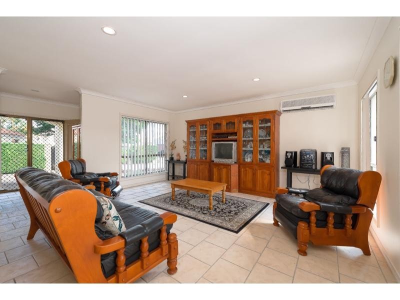 15 Peach Drive, Robina QLD 4226