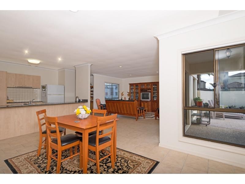 15 Peach Drive, Robina QLD 4226